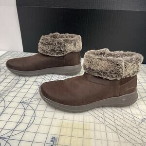 Skechers Women's‎ On-The-Go Joy Bundle Up Boots Chocolate - SIZE: 10 NWOB